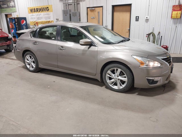 Salvage Nissan Altima Image
