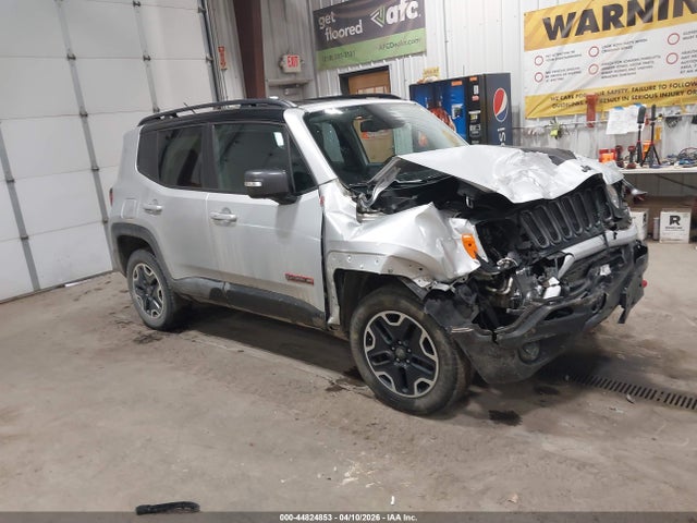 Salvage Jeep Renegade Image