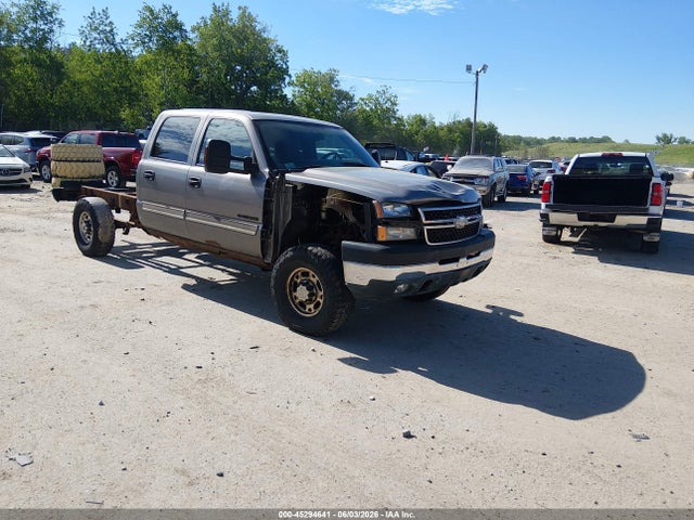 Salvage Chevrolet Silverado 2500 Image