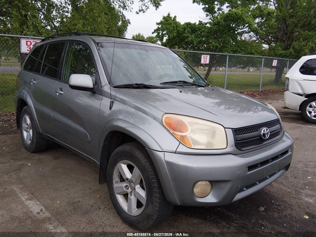 Salvage Toyota RAV4 Image