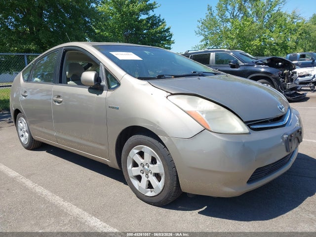 Salvage Toyota Prius Image