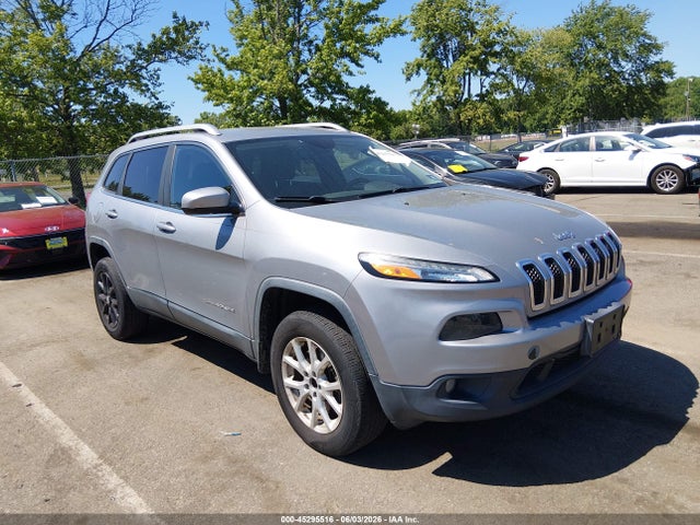 Salvage Jeep Cherokee Image