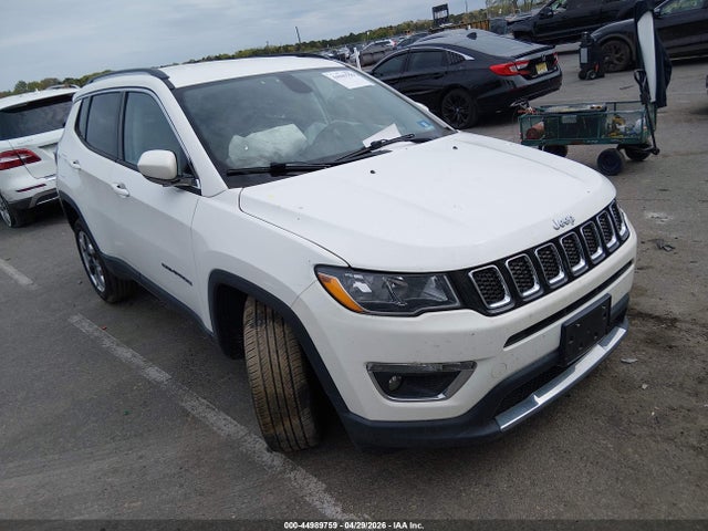 Salvage Jeep Compass Image