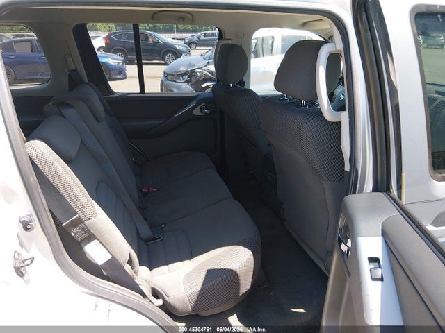 Nissan Pathfinder S