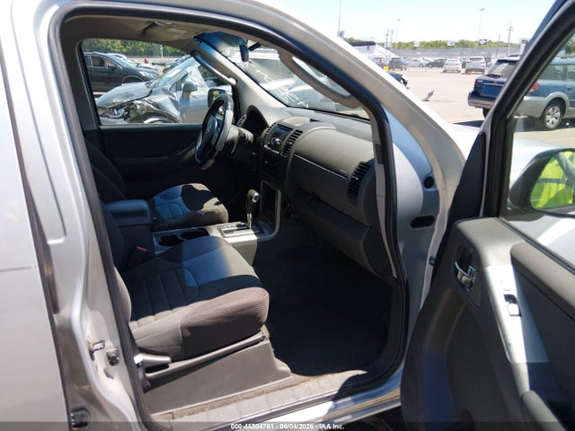 Nissan Pathfinder S