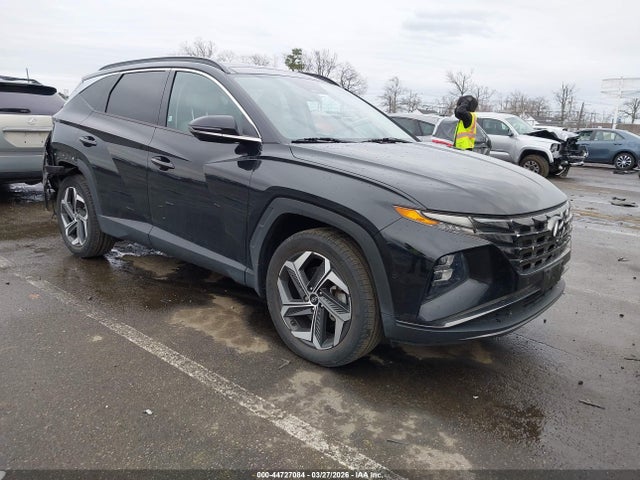 Salvage Hyundai TUCSON Image