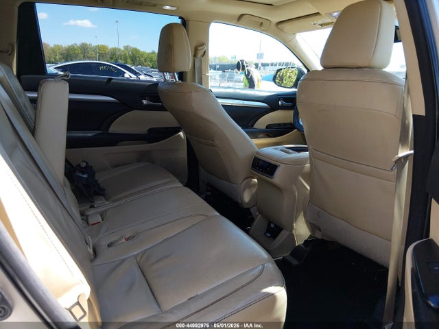 Toyota Highlander Xle V6