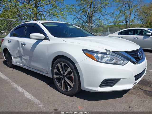 Salvage Nissan Altima Image