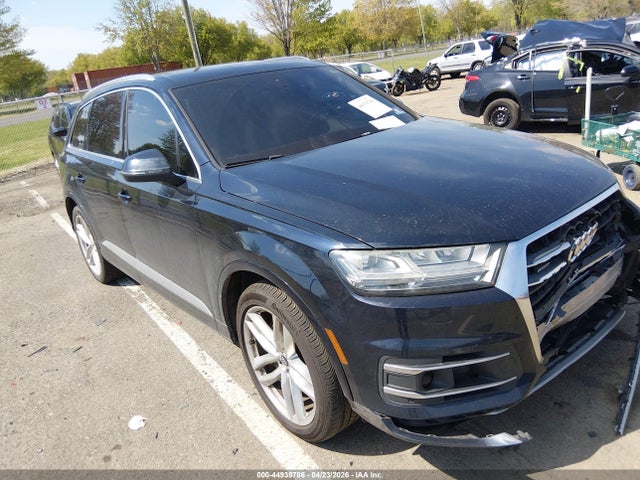Salvage Audi Q7 Image