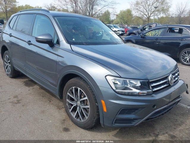 Salvage Volkswagen Tiguan Image