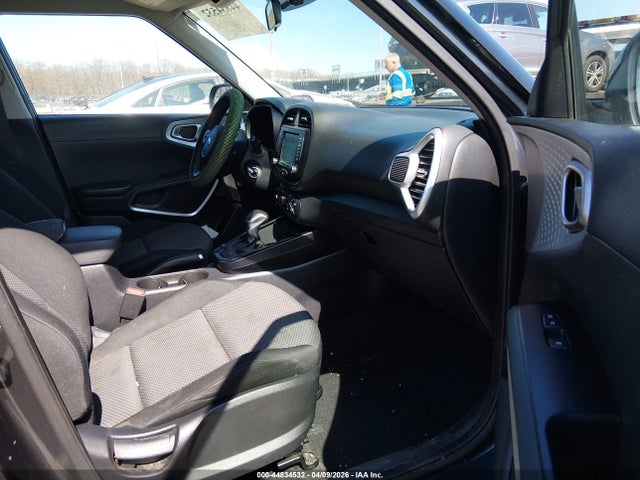 Kia Soul Lx