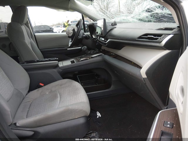 Toyota Sienna Le