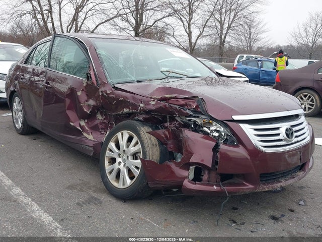 Salvage Toyota Avalon Image