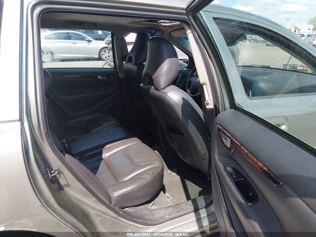 Volvo V70 2.4