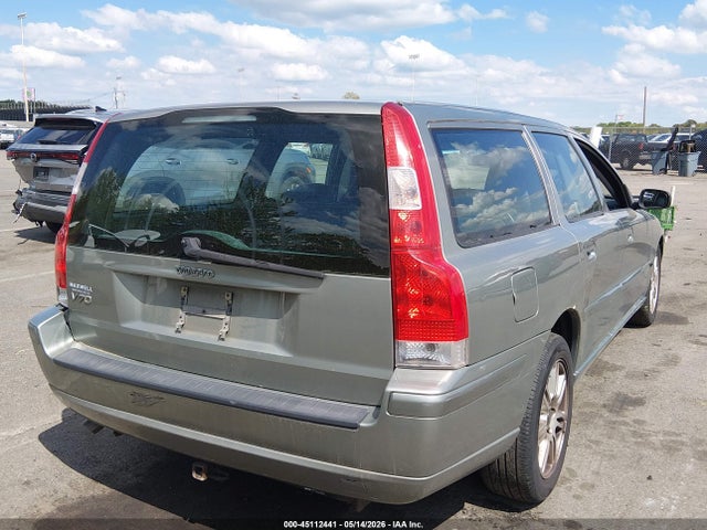 Volvo V70 2.4