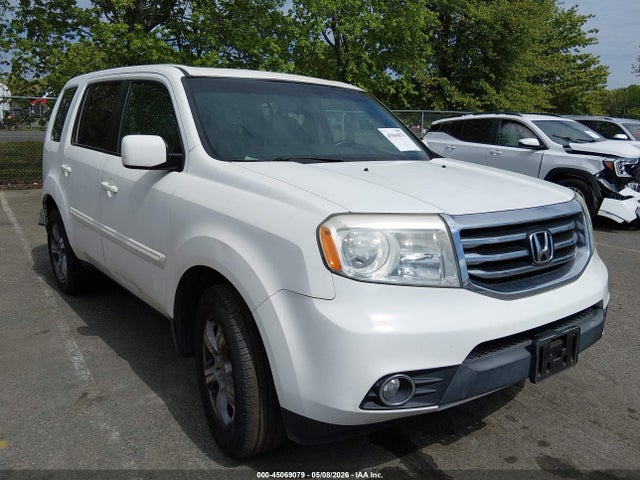Salvage Honda Pilot Image