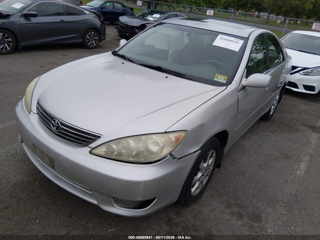 Toyota Camry Xle V6