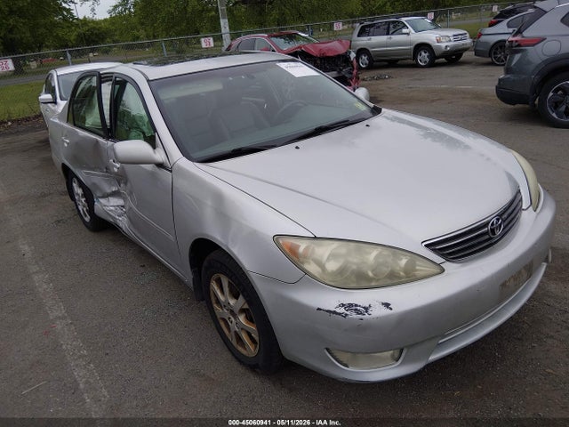 Salvage Toyota Camry Image