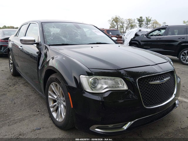Salvage Chrysler 300c Image