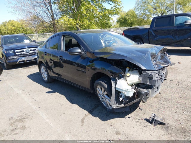 Salvage Mazda Mazda3 Image