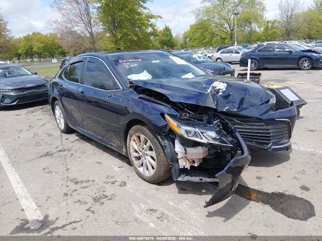 Salvage Toyota Camry Image