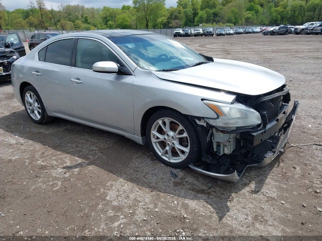 Salvage Nissan Maxima Image