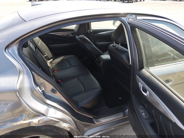 INFINITI Q50 Premium