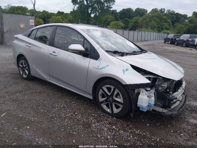 Salvage Toyota Prius Image