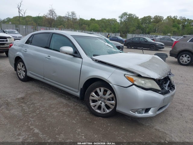 Salvage Toyota Avalon Image