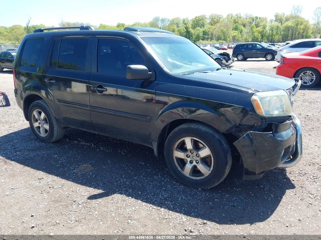 Salvage Honda Pilot Image