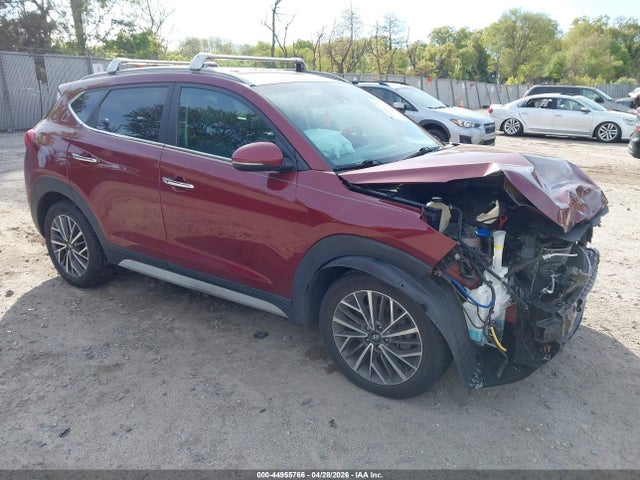 Salvage Hyundai TUCSON Image