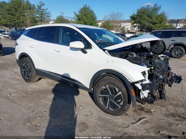 Salvage Kia Sportage Image