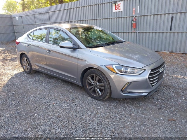 Salvage Hyundai ELANTRA Image