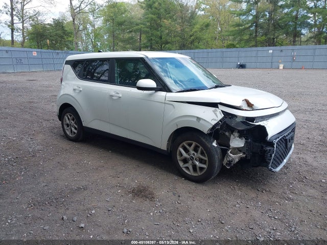 Salvage Kia Soul Image