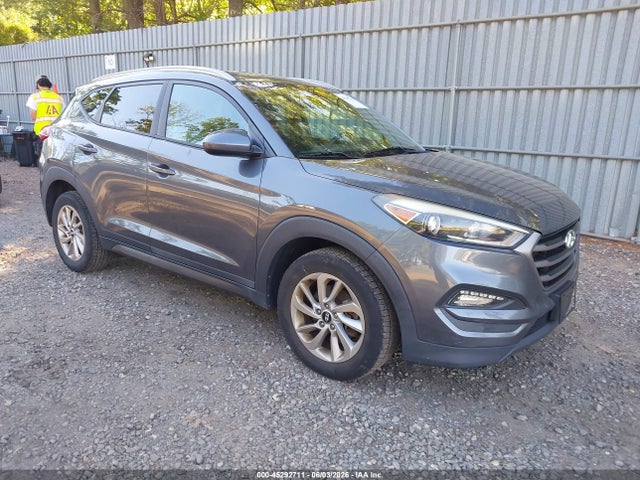 Salvage Hyundai TUCSON Image