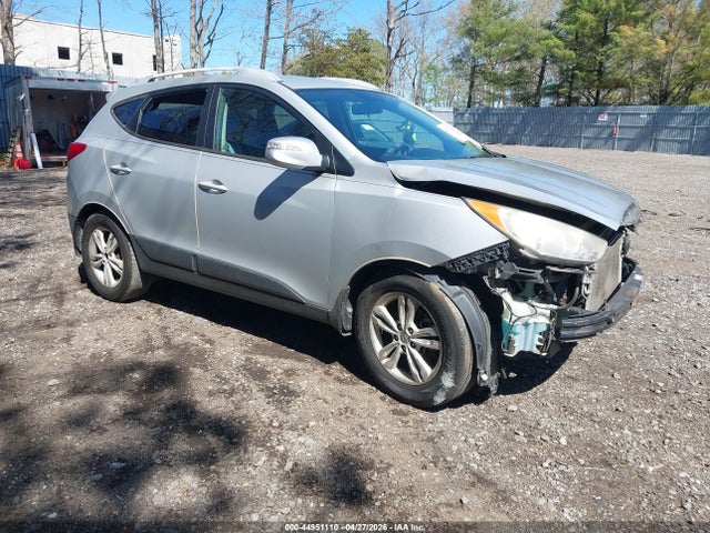 Salvage Hyundai TUCSON Image