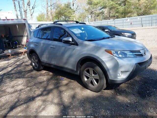 Salvage Toyota RAV4 Image