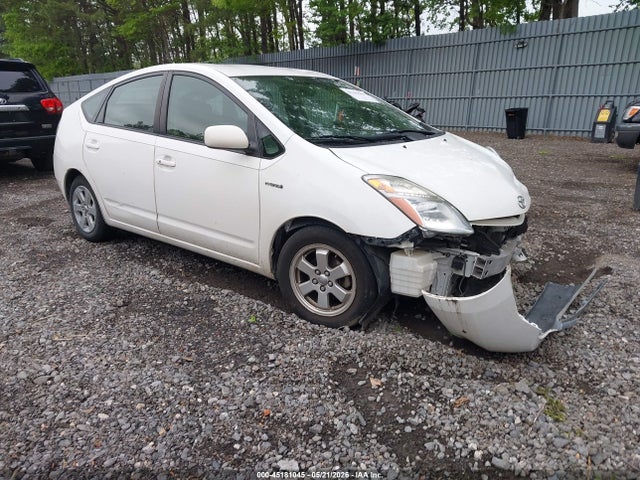 Salvage Toyota Prius Image
