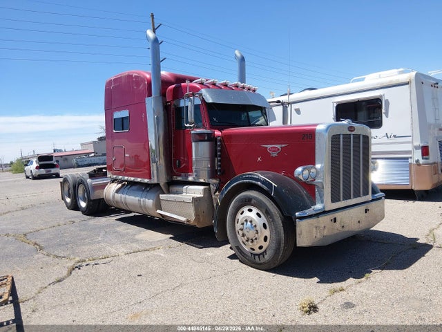 Salvage Peterbilt 389 Image