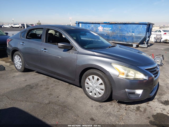 Salvage Nissan Altima Image