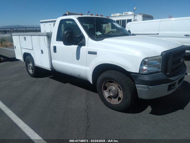 Salvage Ford F-350 Image