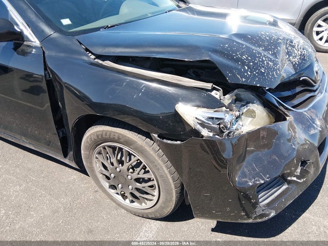 Toyota Camry Le V6