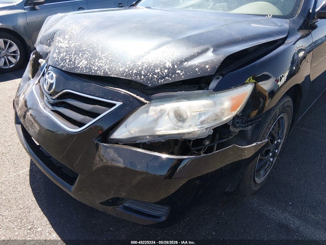 Toyota Camry Le V6