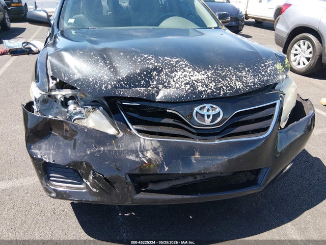 Toyota Camry Le V6