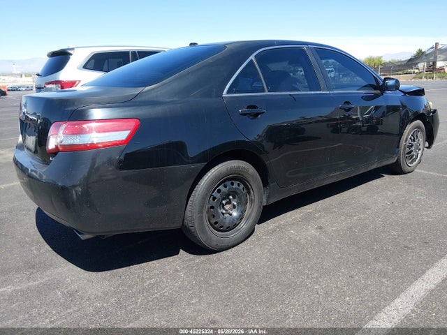 Toyota Camry Le V6