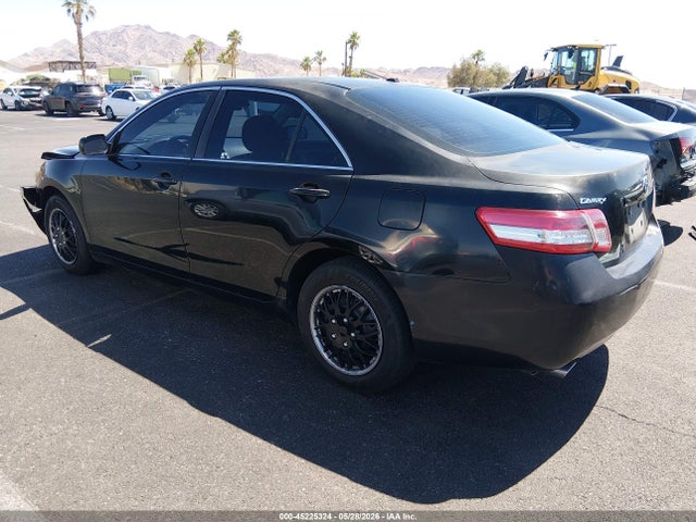 Toyota Camry Le V6