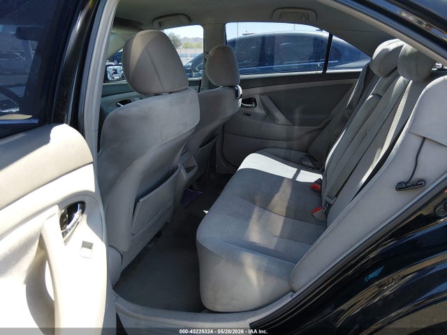 Toyota Camry Le V6