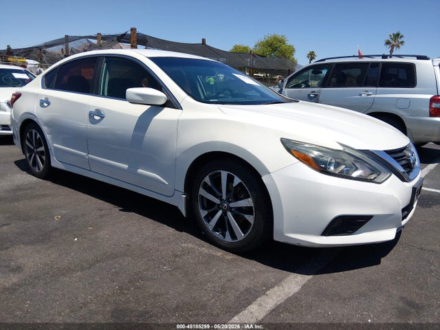 Salvage Nissan Altima Image
