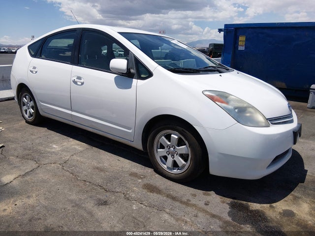 Salvage Toyota Prius Image
