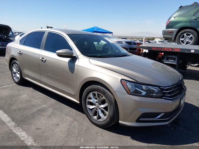 Salvage Volkswagen Passat Image